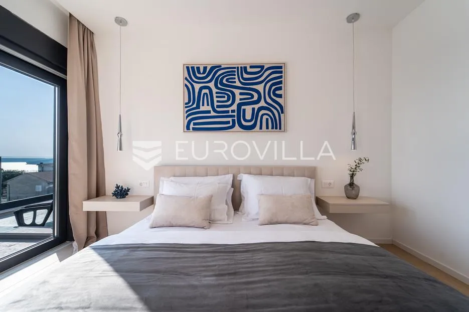 obrovac, maslenica, novogradnja prekrasna, moderno opremljena vila s bazenom i pogledom na more - slika 19