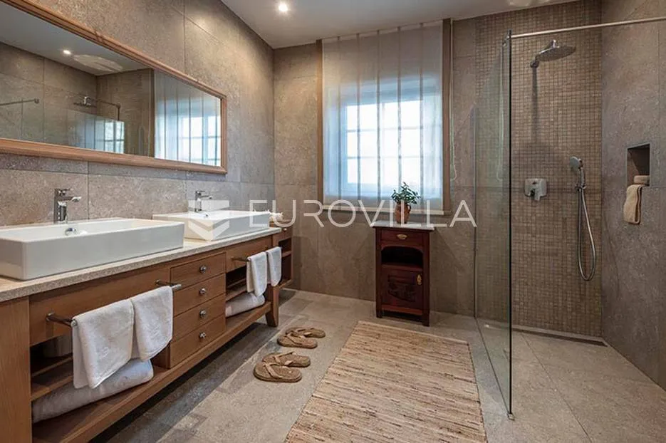 istra, kanfanar, komplex prekrasnih kamenih kuća 1561 m2 na velikoj okućnici - slika 15