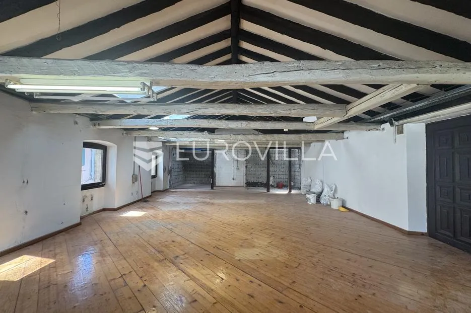 istra, rovinj, poslovni prostor 100 m² prvi red do mora, 1. kat, visoki stropovi, pogled more - slika 8