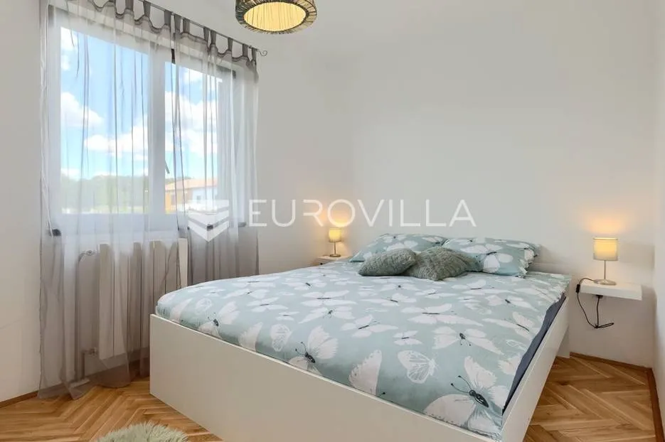 barban okolica, luksuzna vila 250 m² s sređenim vrtom, bazenom, hidromasažnom kadom i saunom - slika 26