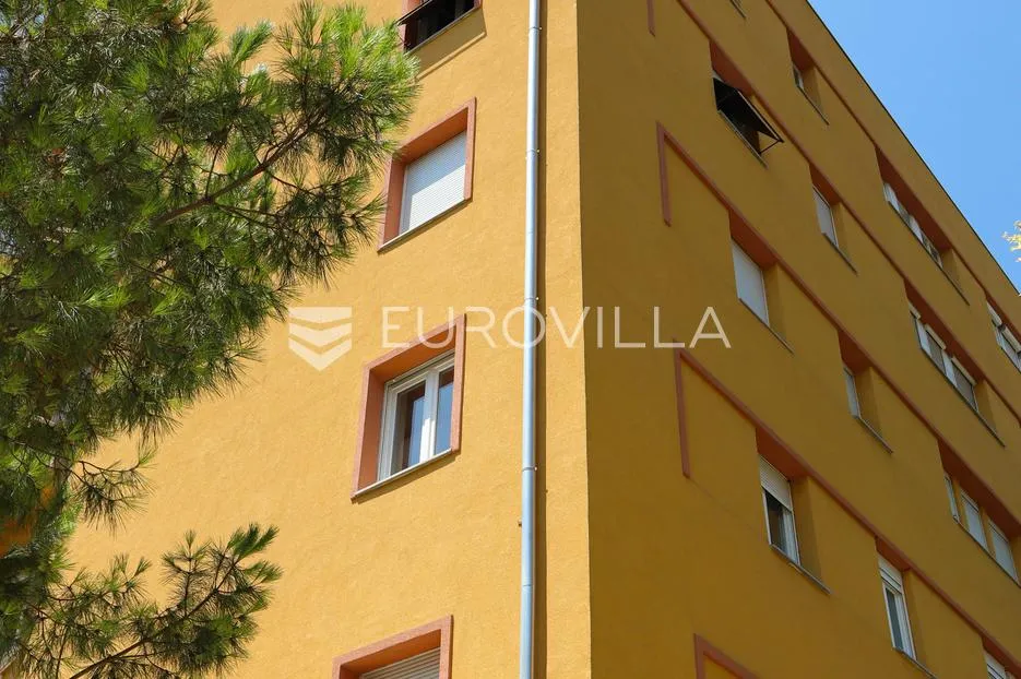 zadar, centar, kolovare prekrasan stan prvi red do mora s garažom i parking mjestom 135 m² - slika 2