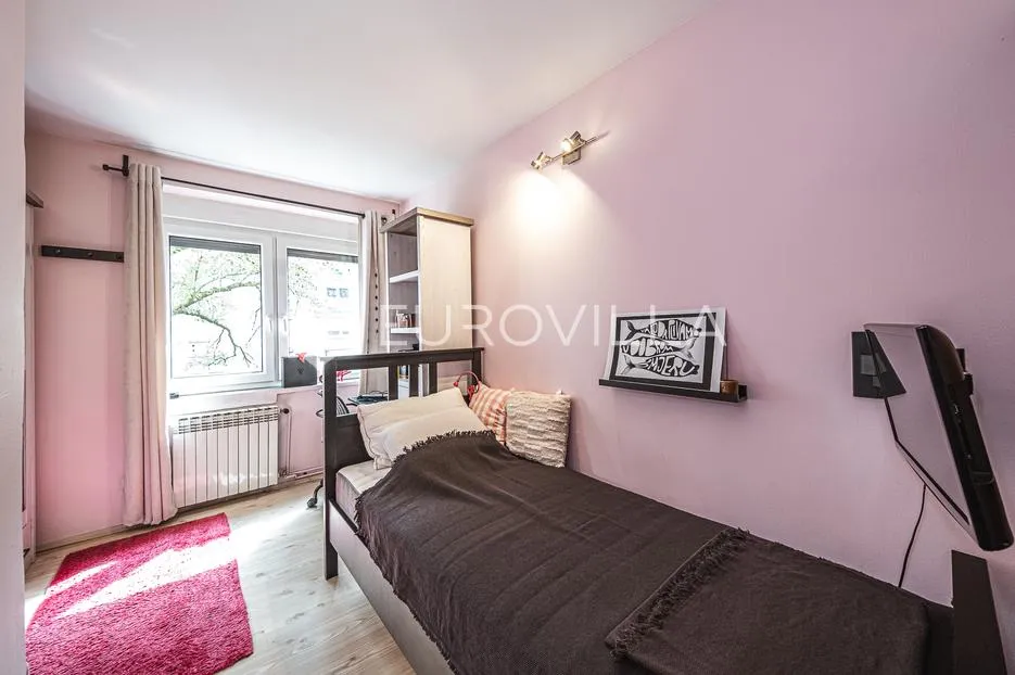 zagreb, trnsko, funkcionalan četverosoban stan 64 m² - slika 11