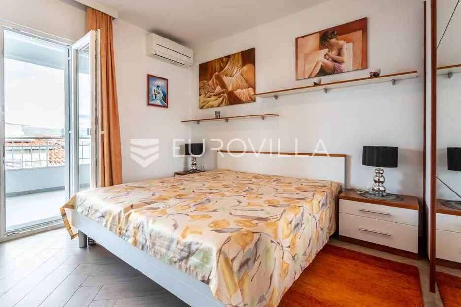 trogir, okrug gornji, prekrasna vila s pogledom na more - slika 19