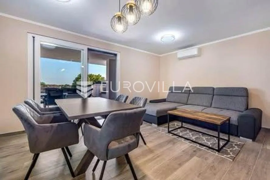 istra, poreč, moderni trosobni stan u novogradnji, prostrana terasa, jacuzzi, 2. kat, 80.27 m² - slika 3