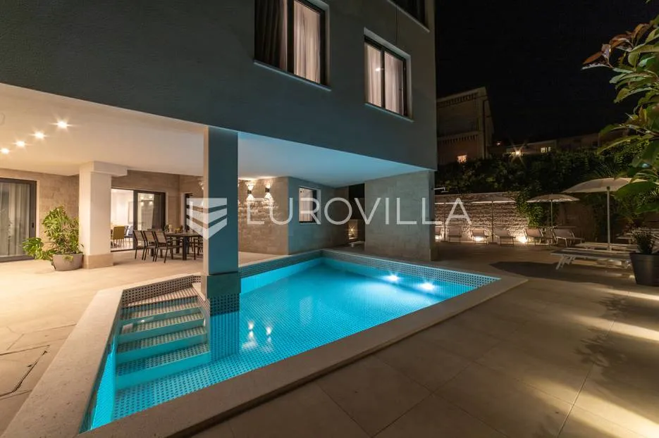 trogir, luksuzna vila s bazenom, nkp 368 m2 - slika 78