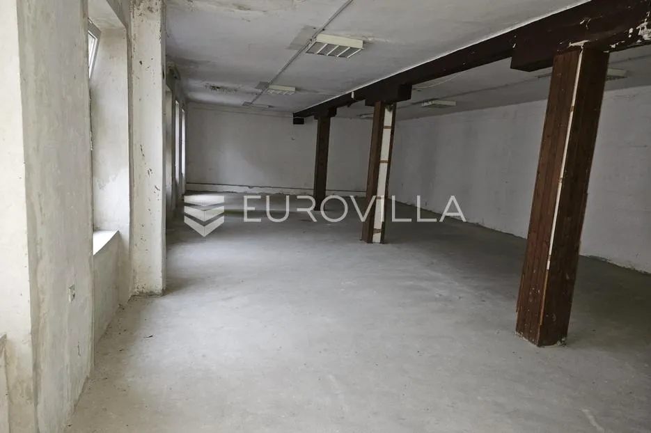 osijek, centar, ulični poslovni prostor za najam 240 m2 (moguće do 900m2) - slika 7