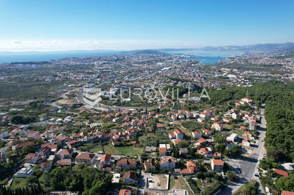 solin, mravinci, trosoban stan u prizemlju s prostranim vrtom - slika 7