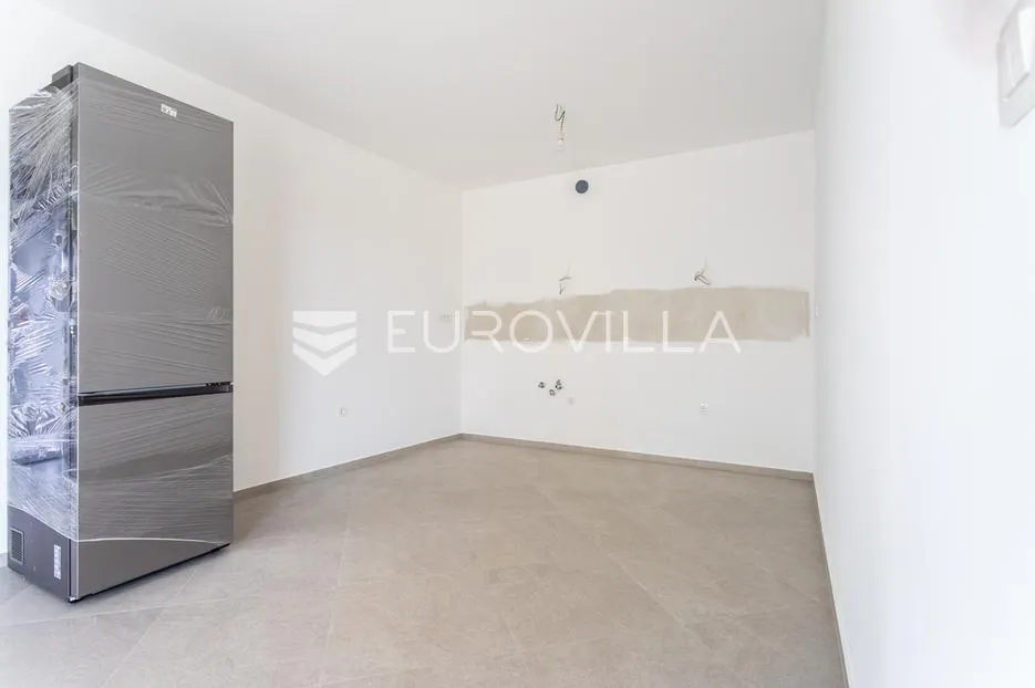 primošten, moderan stan, 83,05 m² - slika 2