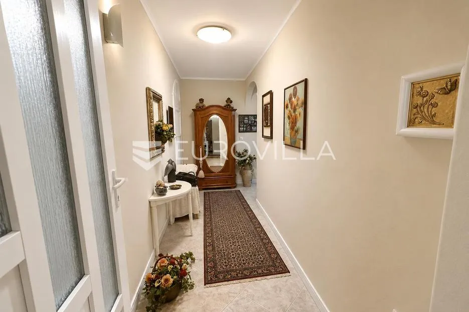 senj, četverosoban stan,155,85 m² s garžom i pogledom na more - slika 17