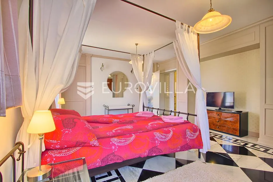 poreč, ekskluzivna vila s 430 m2, atraktivna lokacija - slika 43