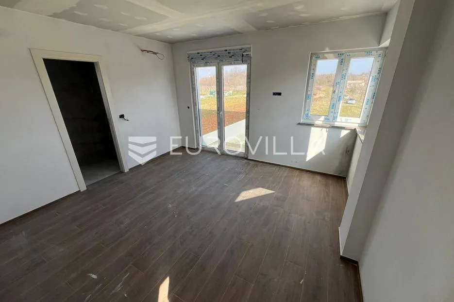 istra, svetvinčenat, kvalitetna moderna kuća 180 m² s bazenom 24 m² i garažom - slika 19