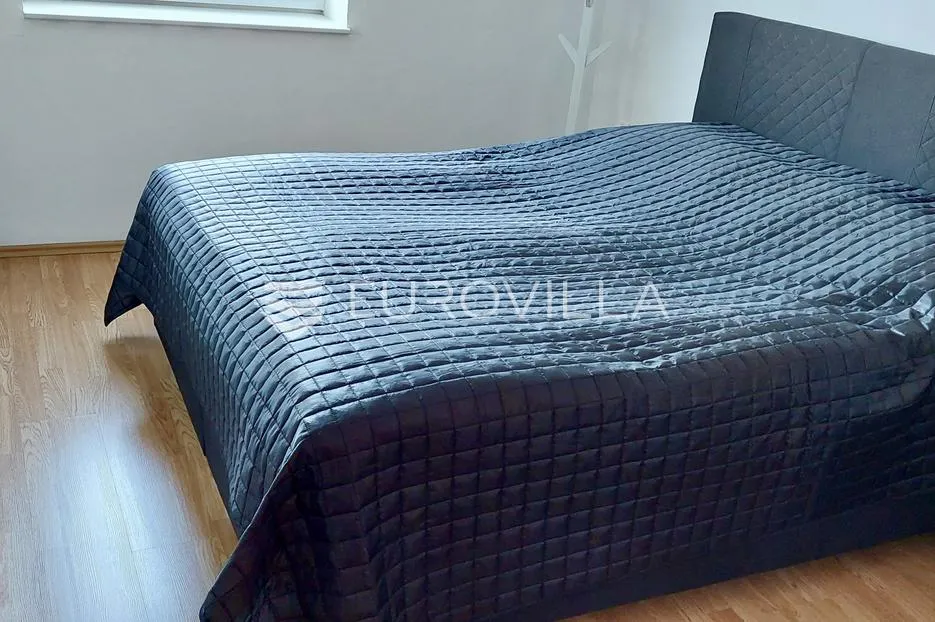 senj, jednosoban stan 40 m² s pogledom na more, udaljen od plaže 80 m - slika 4