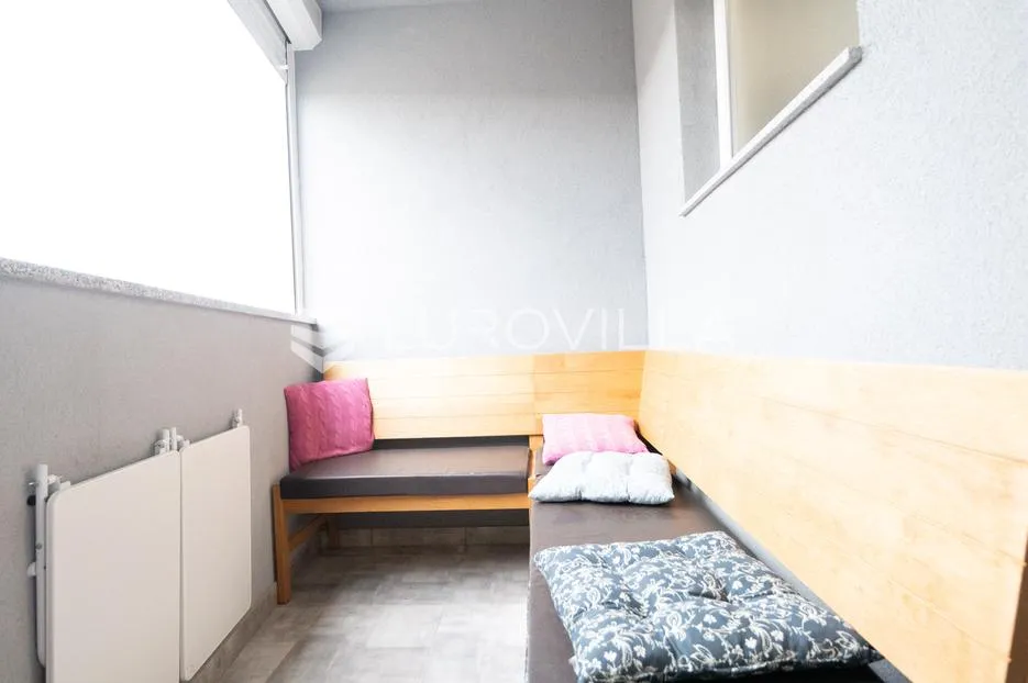 tisno, atraktivna višestambena nekretnina s tri funkcionalna stana i vrtom, površine 165,19 m² - slika 4