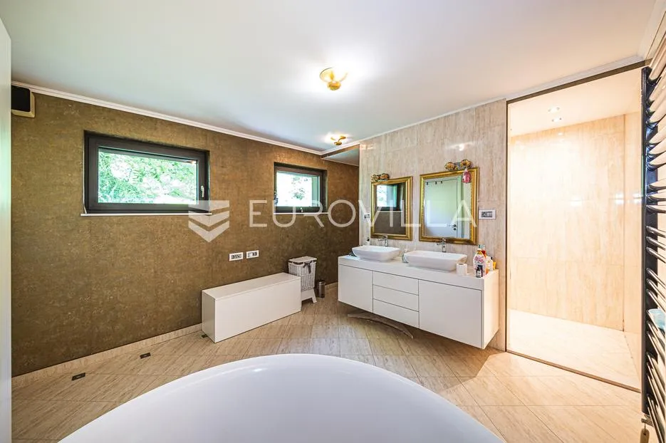 zagreb, vrhovec, moderna obiteljska kuća 419 m² - slika 11