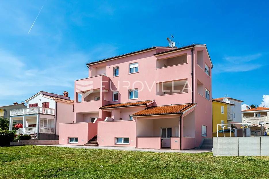 istra, medulin, velika samostojeća kuća sa 7 apartmana 100 m od mora - slika 3
