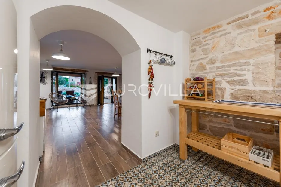 istra, umag, autentična istarska kamena kuća 260 m², okružena zelenilom, 1349 m² okućnice - slika 24