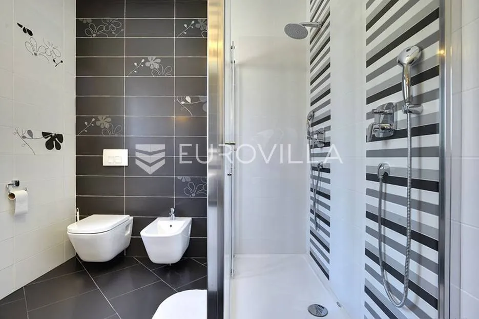 istra, rovinjsko selo, kuća za odmor površine 400 m2 - slika 20