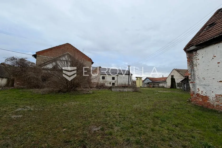 vrpolje, centar, poslovni kompleks s mlinom i velikim dvorištem - slika 27