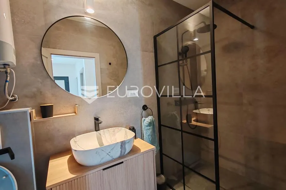 rogoznica, podorljak, novogradnja, moderno uređena kuća s bazenom, 150 m² - slika 16