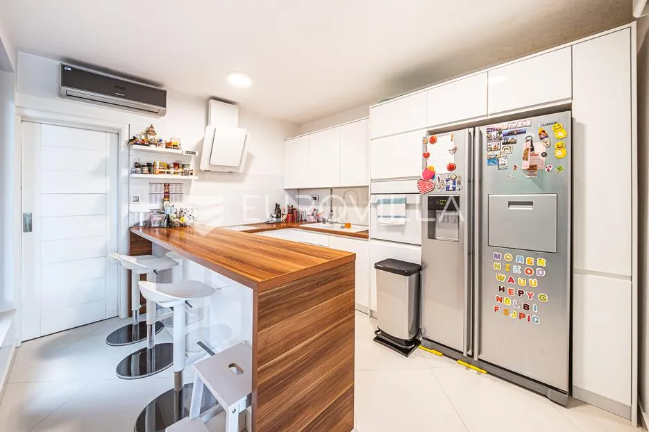 zagreb, vrhovec, moderna obiteljska kuća 419 m² - slika 22