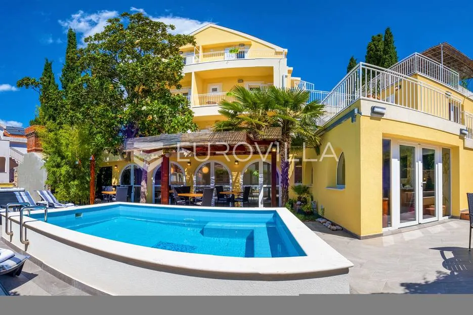 cavtat, vila s 14 apartmana 252 m2 - slika 12