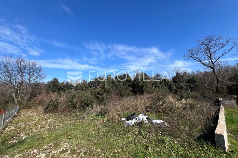 Istra, Šišan, poljoprivredno zemljište 450 m² - Šišan, Ližnjan