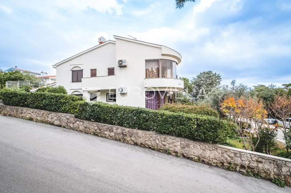 otok krk, grad krk, izvanredna kuća u prvom redu do mora nkp 260 m2 - slika 41