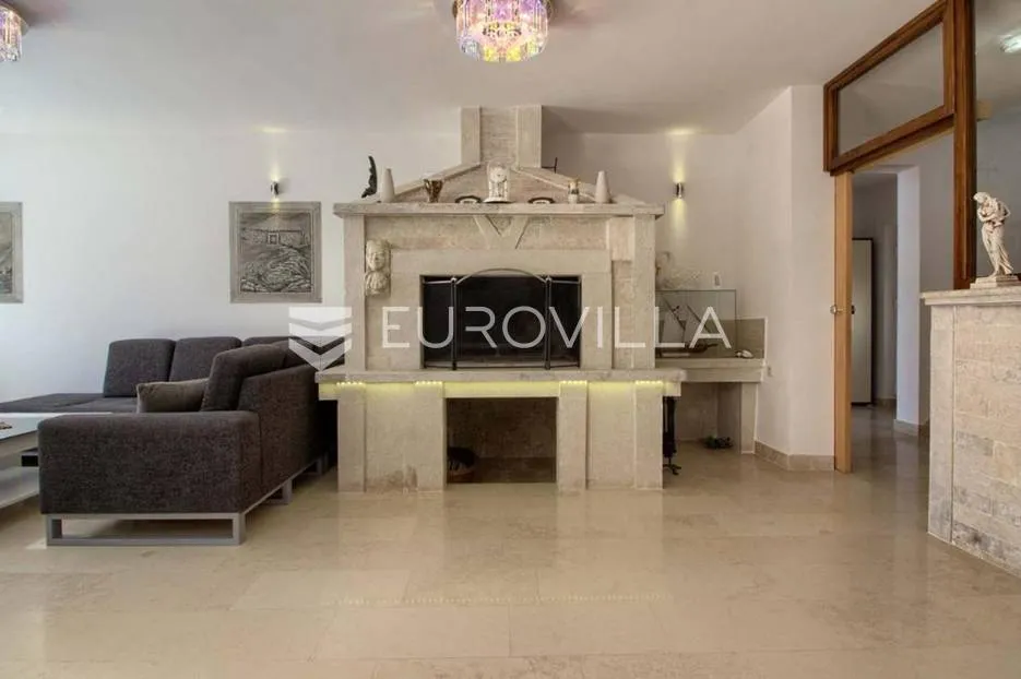 medulin, velika samostojeća kuća 360 m² s bazenom - slika 22