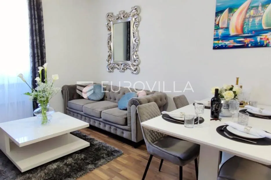“Zadar, Poluotok novouređen elegantan, 30 m od Narodnog trga, pogled na Kalelelargu