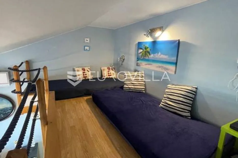 sveti filip i jakov, odličan apartman prvi red do mora - slika 12