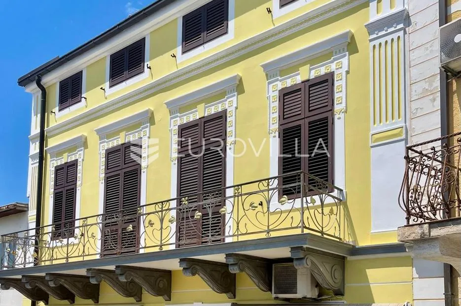 crikvenica, kuća sa 4 apartmana i 2 poslovna prostora, centar, pogled na more - slika 1