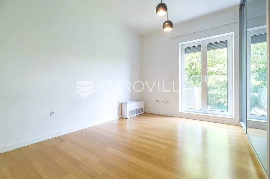 cmrok, prekrasan trosoban stan 110 m² - slika 4