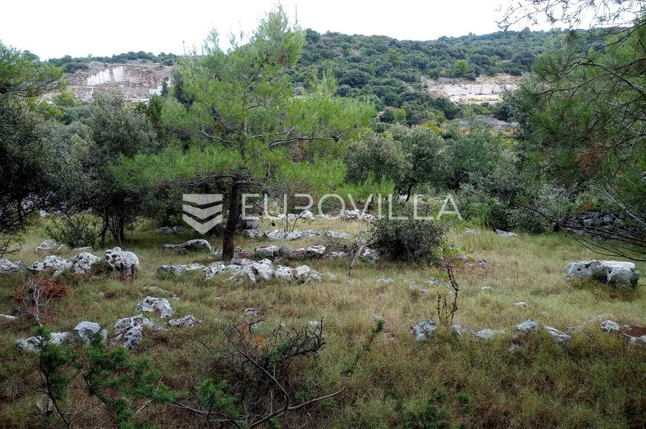 brač, donji humac, zemljište površine 10984 m² - slika 8
