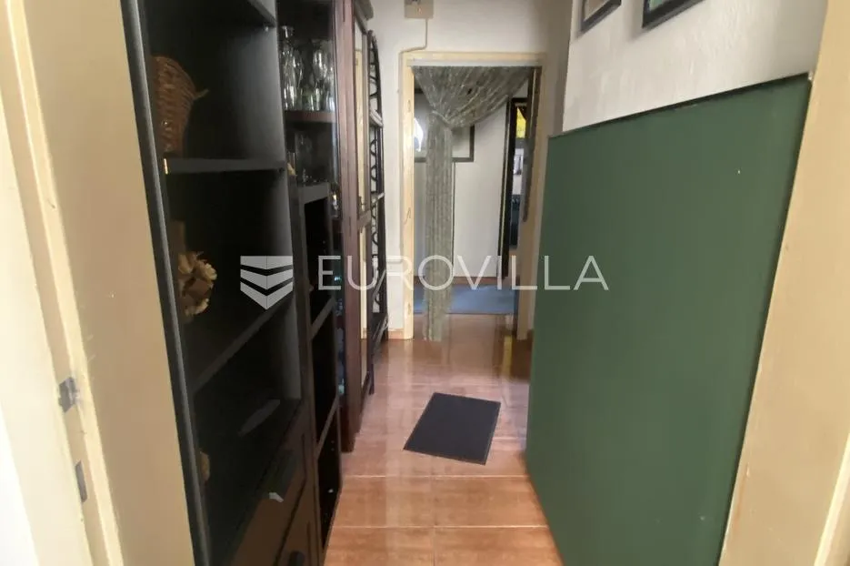 slavonski brod, centar obiteljska kuća s dva neovisna stana 180 m² - slika 19