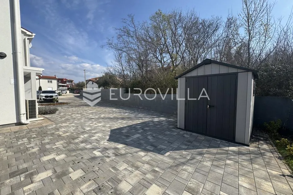 istra, žbandaj, troetažni stan 126 m² s 4 spavaće sobe, vrtom i parkingom - slika 37