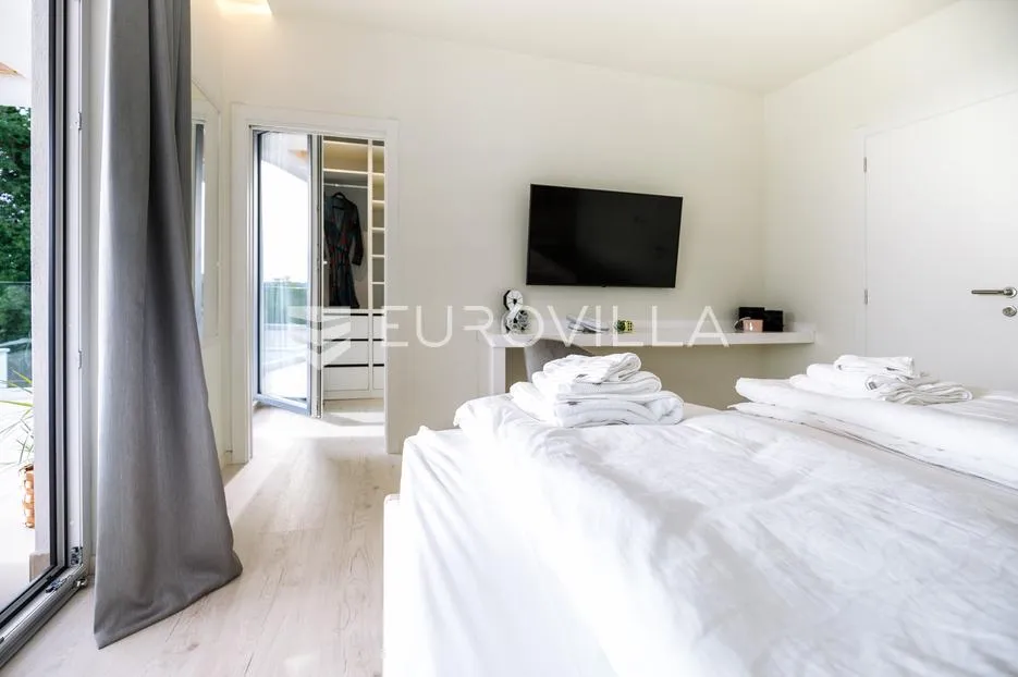 labin, santalezi, luksuzna vila s wellnessom, grijanim bazenom, teretanom, mirna lokacija - slika 32