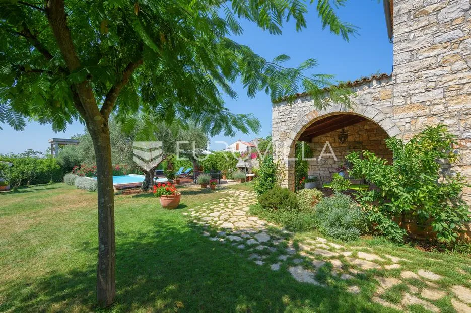 istra, poreč - kamena kuća sa bazenom i pogledom na more - slika 30