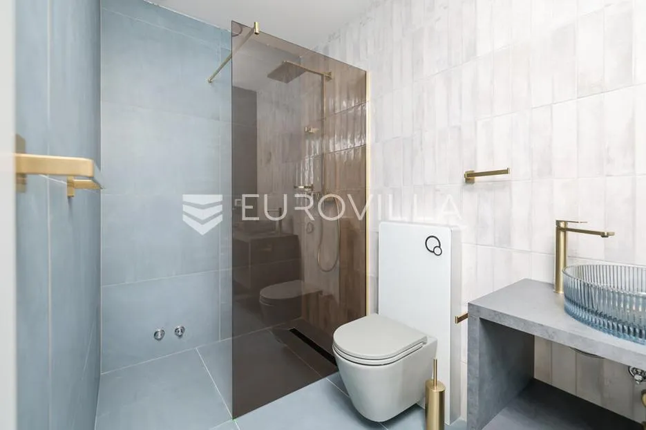 zadar, maslenica, luksuzna vila s bazenom i neometanim pogledom na more 254 m² - slika 31