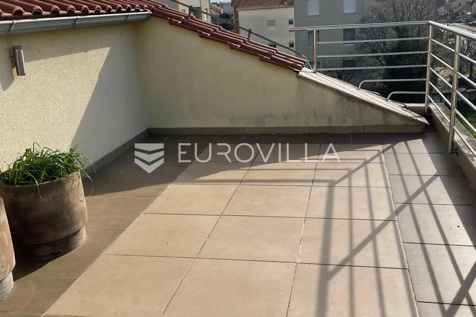 zadar, višnjik, prostran dvosoban stan na dvije etaže s predivnim pogledom - slika 23