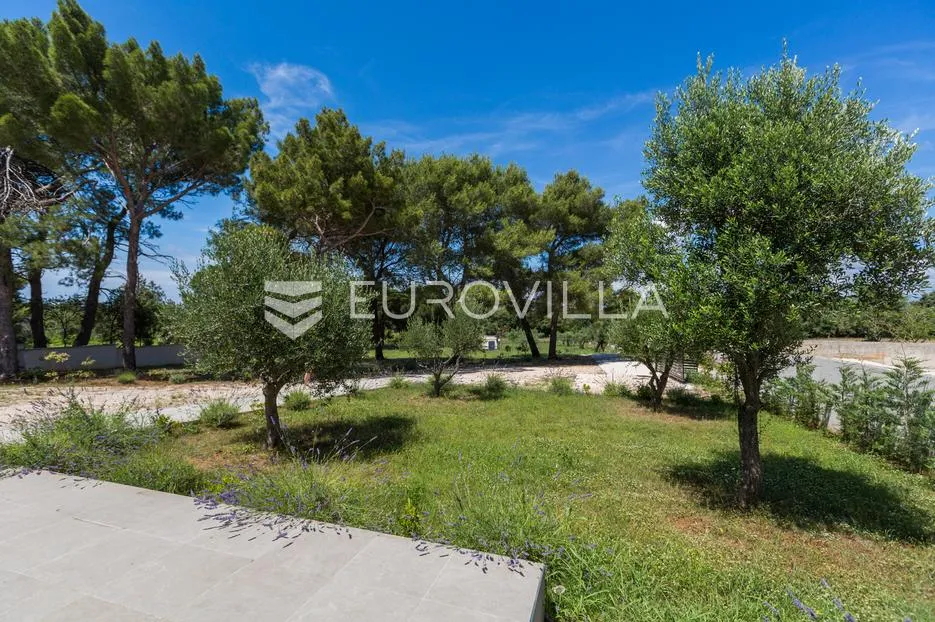 istra, rovinj, vila moderne arhitekture na 300 metara od mora - slika 28
