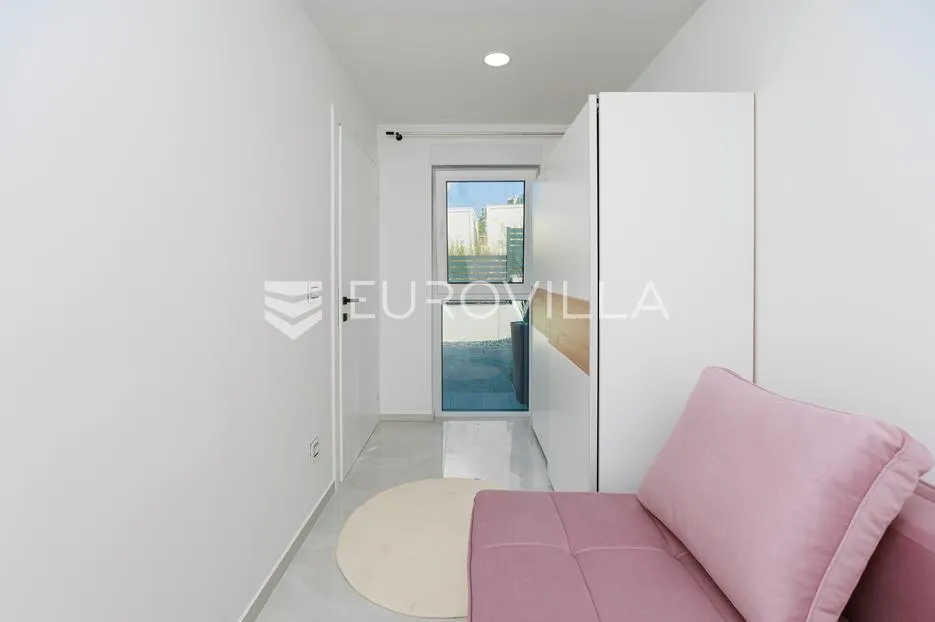 rijeka, kostrena, paveki villa s 2 stana, pomoćnim objektom i bazenom, 279 m² - slika 24