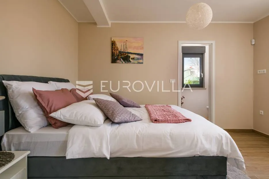 istra, krnica, moderna samostojeća kuća s bazenom i pogledom na more, 200 m² - slika 49