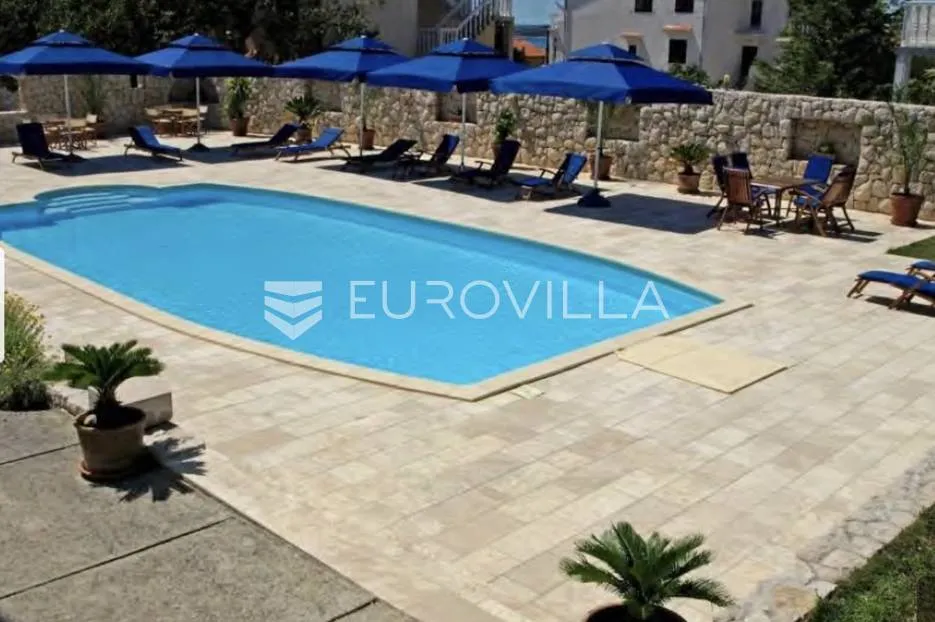 otok rab, barbat, villa sa pet apartmana 500 m² s bazenom - slika 3