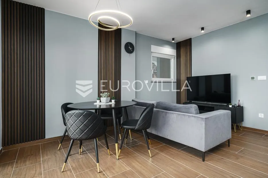 čiovo, okrug, vila sa šest apartmanski jedinica i bazenom - slika 11