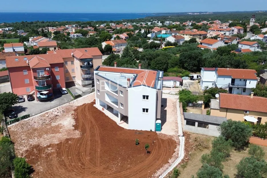 istra, peroj, moderan stan s garažom i terasom - slika 16