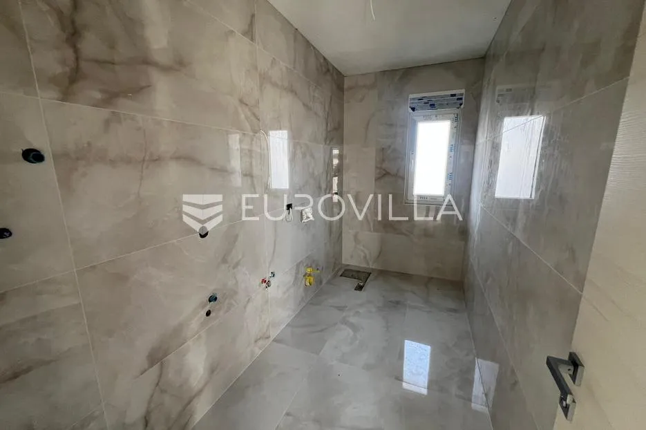 istra, svetvinčenat, kvalitetna moderna kuća 180 m² s bazenom 24 m² i garažom - slika 14