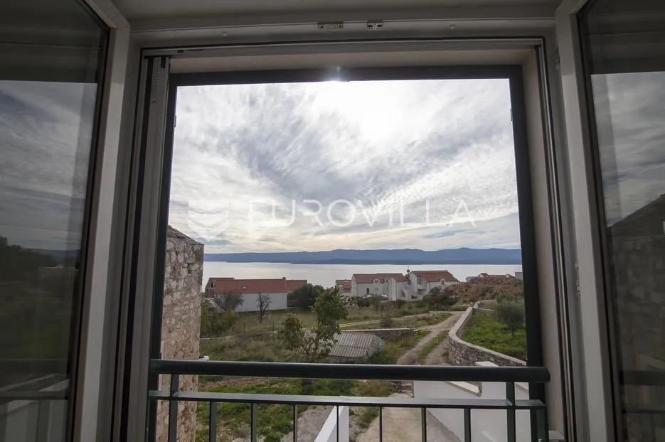 brač, bol, trosoban stan u manjoj zgradi s pogledom na more - slika 12