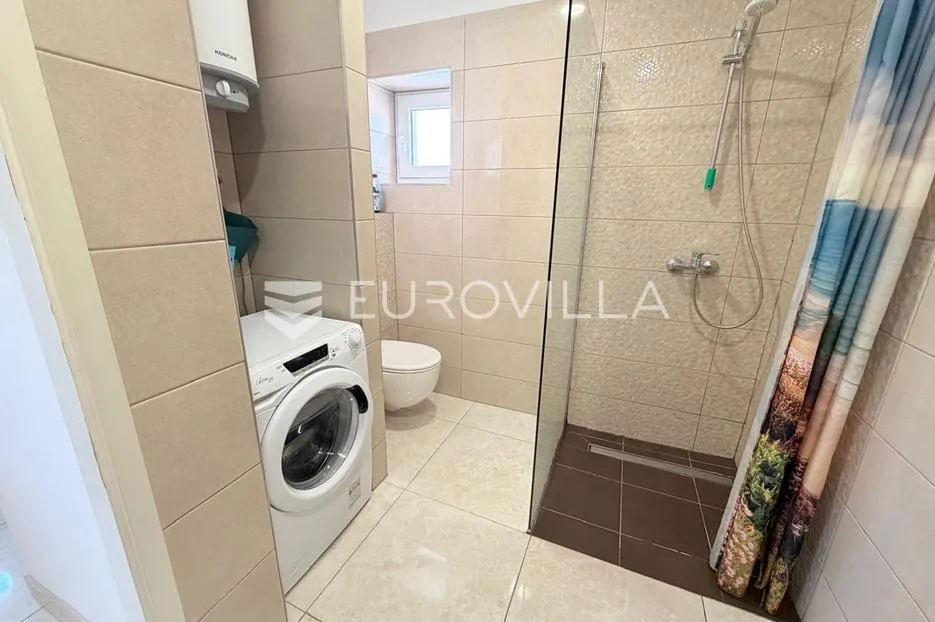 novi vinodolski, kuća trosobni stan od 85 m² s terasom, 250 m od mora - slika 6