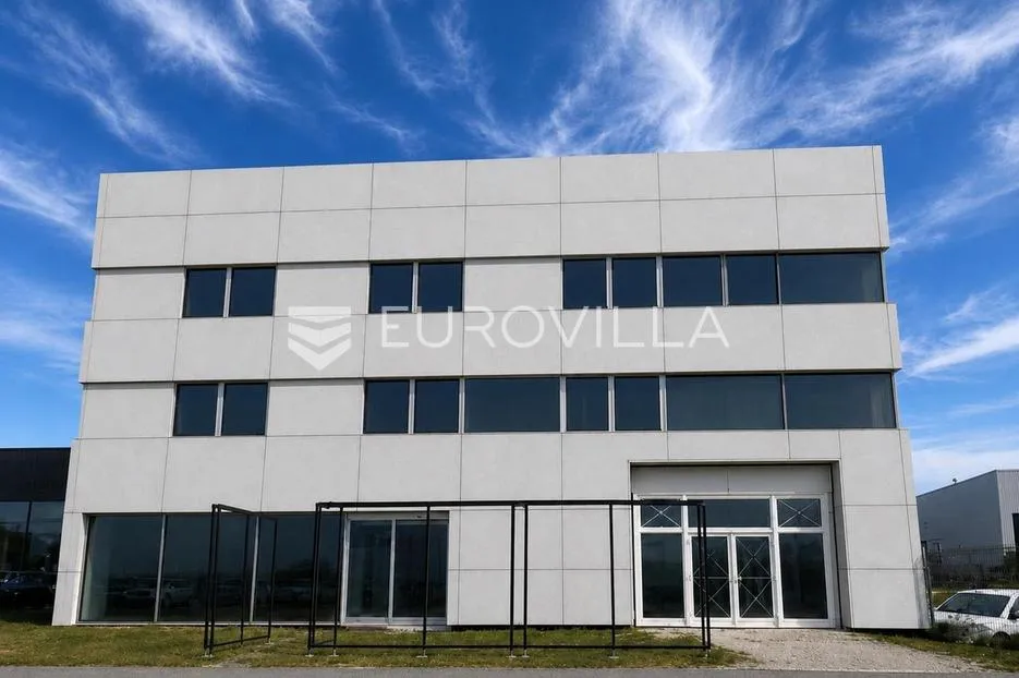 osijek, industrijska zona čepin, poslovni prostor površine 150 m², prvi red do ceste - slika 8