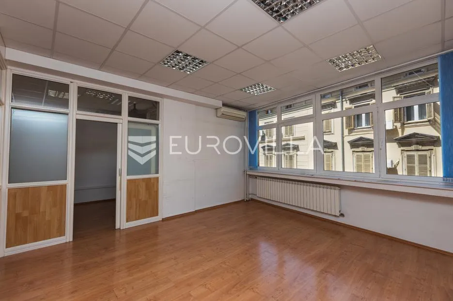 rijeka, centar, poslovni prostora 516 m², 1. kat, lift - slika 31
